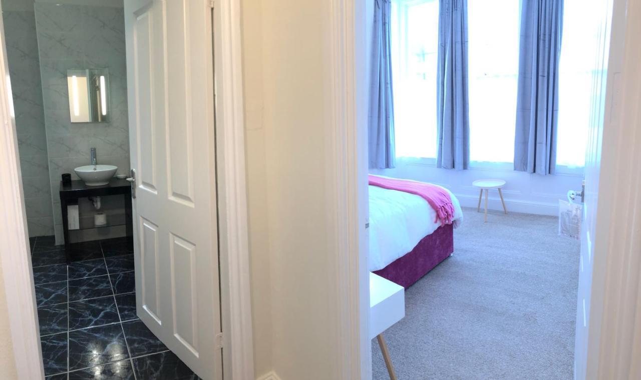 Mostyn Villa Free Private Parking Llandudno Exteriör bild