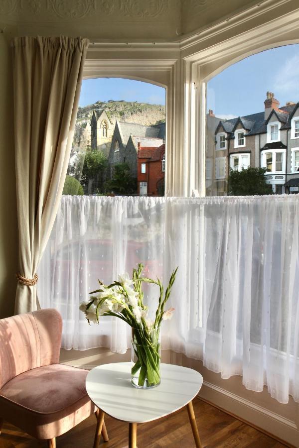 Mostyn Villa Free Private Parking Llandudno Exteriör bild