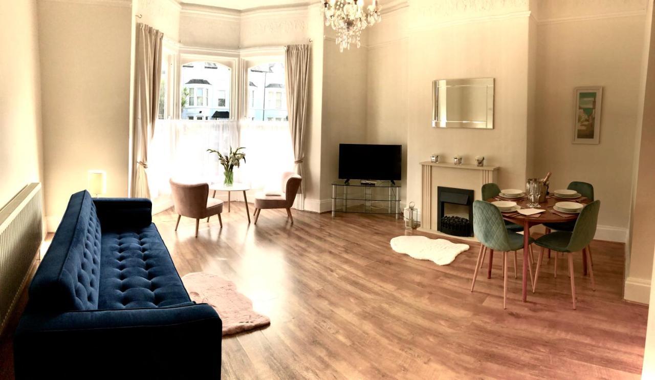 Mostyn Villa Free Private Parking Llandudno Exteriör bild